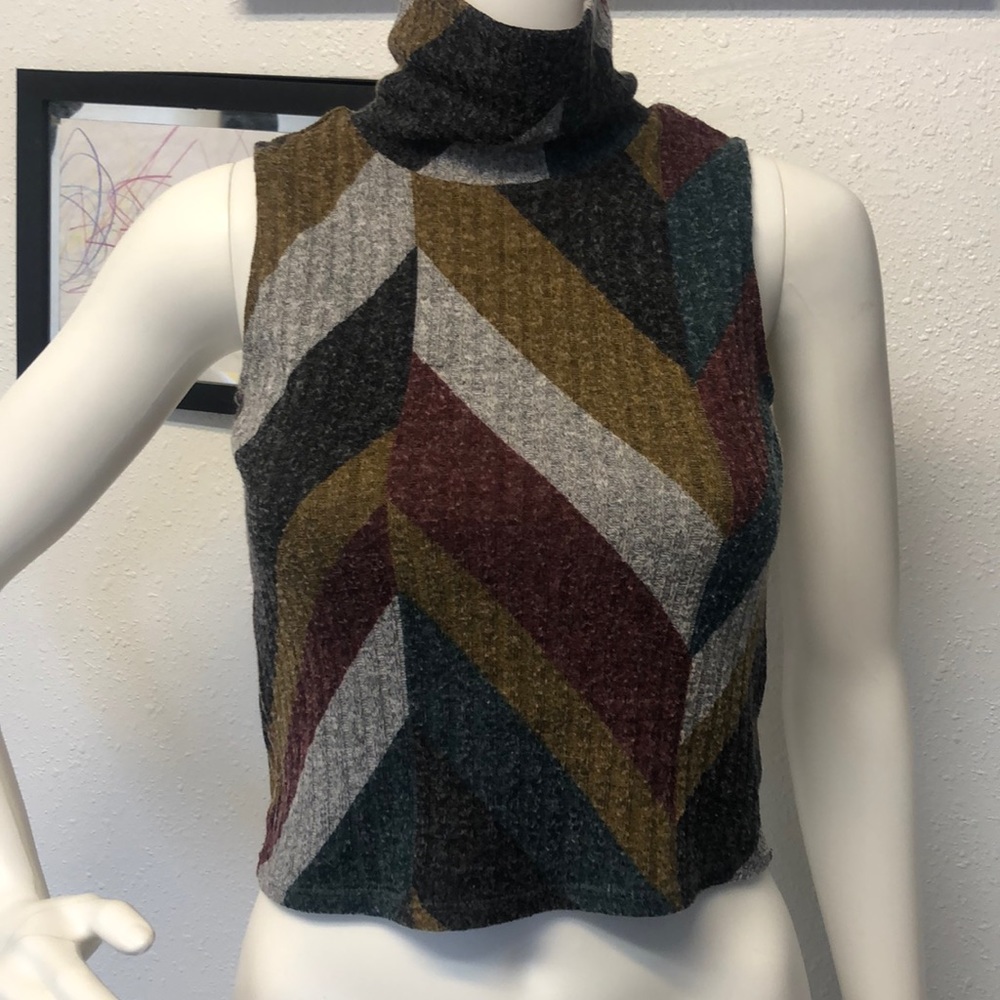 Turtle neck crop top